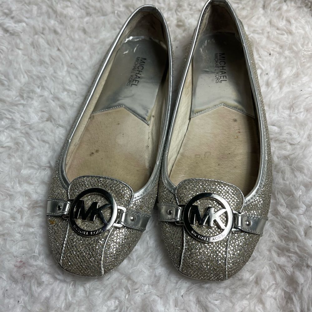 MICHAEL KORS SLIP ON MK LOGO SILVER GLITTER FLAT SHOES SIZE 10NARROW